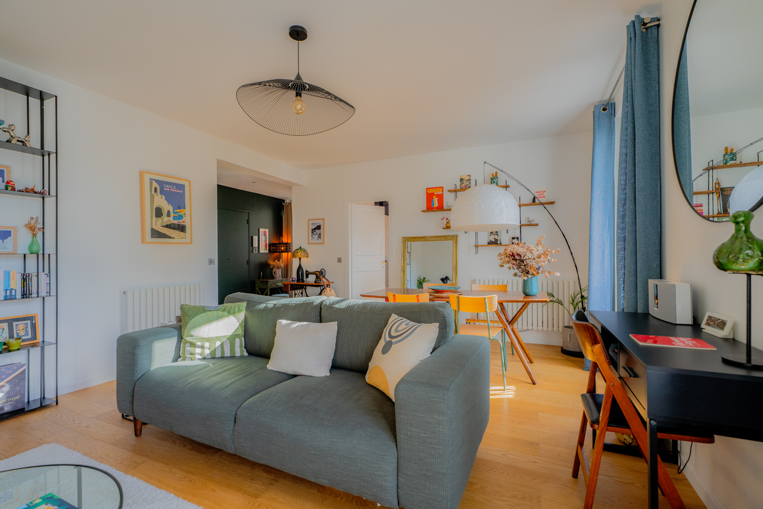 Batignolles Square View Apartment
