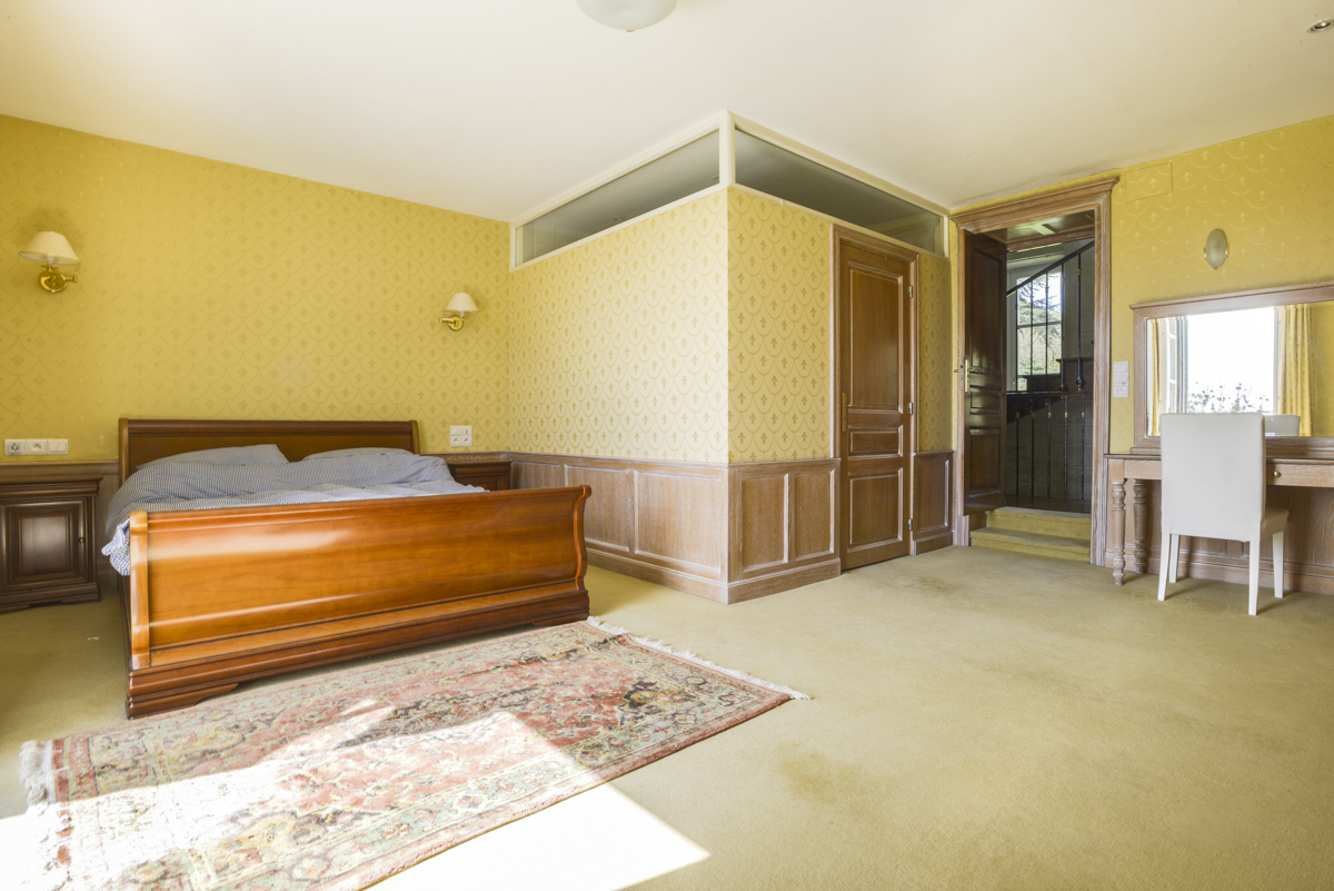 Picture of property.name